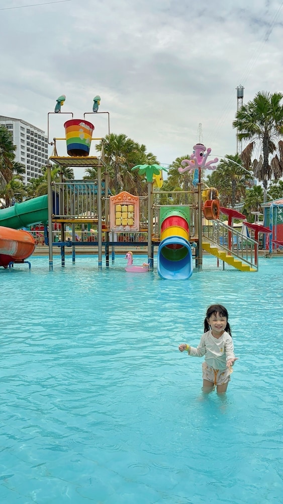 Pattaya Park Beach Resort — Attractions for children in Pattaya, Chonburi