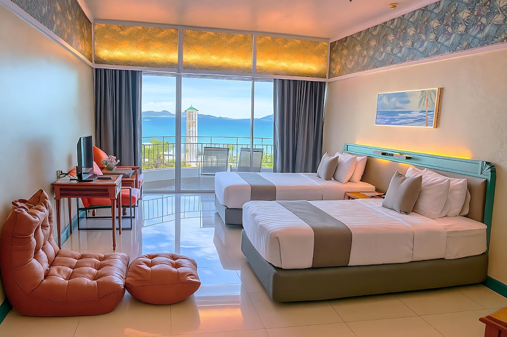 Pattaya Park Beach Resort — Hotel rooms in Pattaya, Chonburi