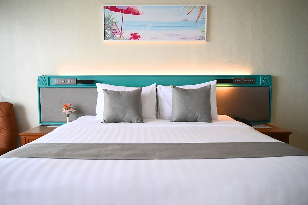 Pattaya Park Beach Resort — Hotel rooms in Pattaya, Chonburi