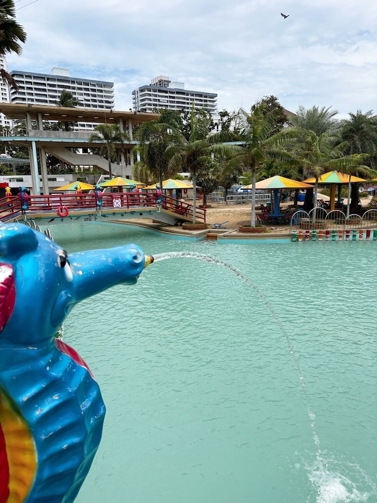 Pattaya Park Beach Resort — Attractions for children in Pattaya, Chonburi