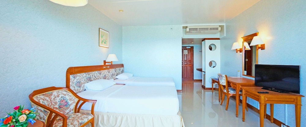 Pattaya Park Beach Resort — Hotel rooms in Pattaya, Chonburi