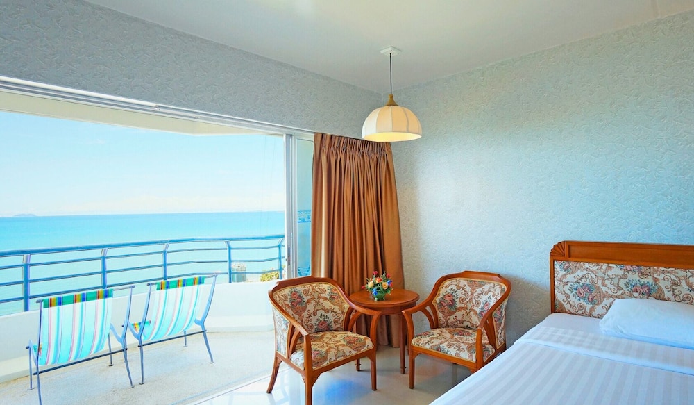 Pattaya Park Beach Resort — Hotel rooms in Pattaya, Chonburi