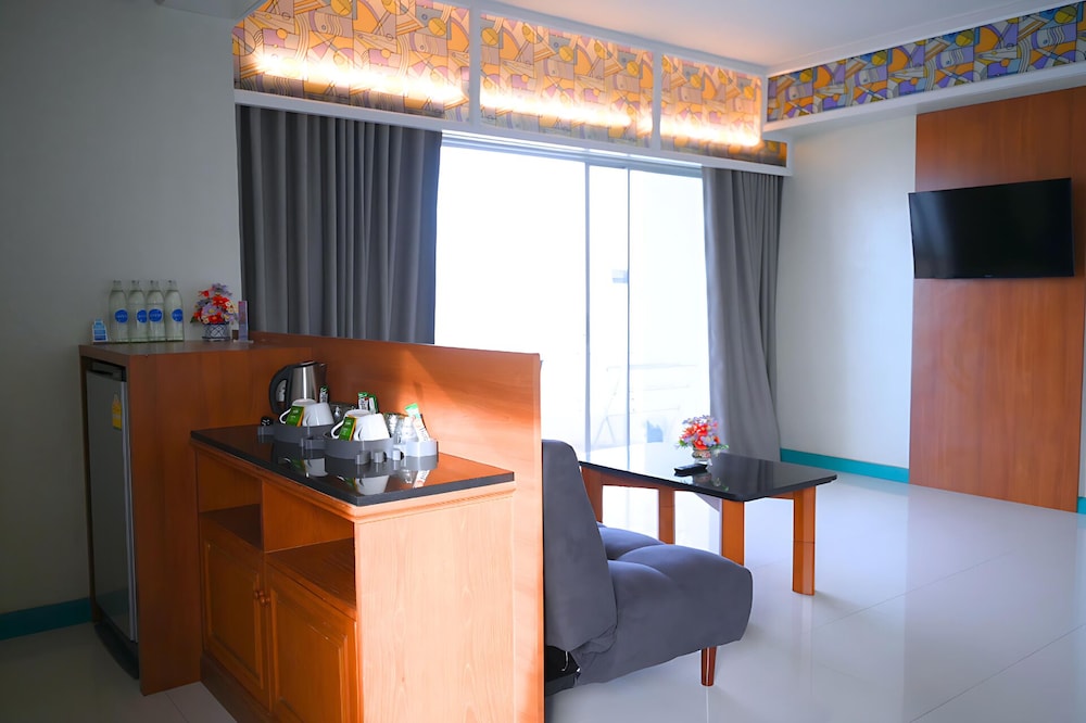 Pattaya Park Beach Resort — Hotel rooms in Pattaya, Chonburi