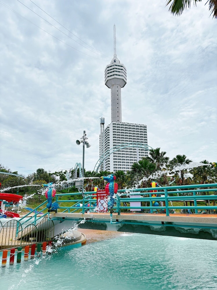Pattaya Park Beach Resort — Attractions in the area in Pattaya, Chonburi