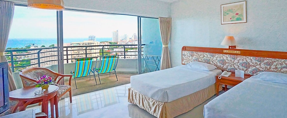 Pattaya Park Beach Resort — Hotel rooms in Pattaya, Chonburi