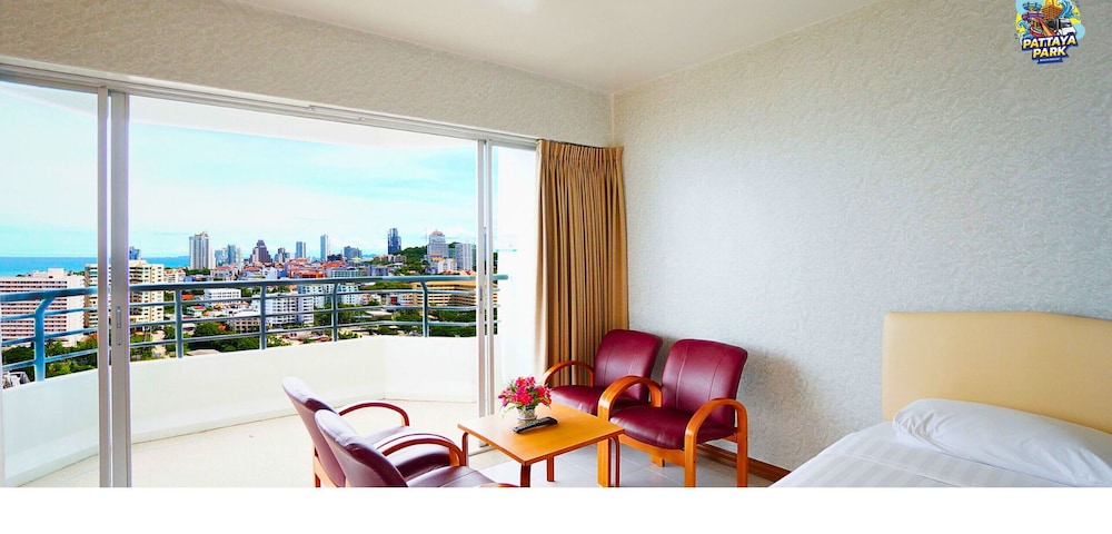Pattaya Park Beach Resort — Hotel rooms in Pattaya, Chonburi