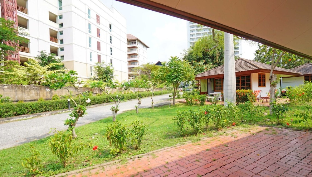 Pattaya Park Beach Resort — Hotel building in Pattaya, Chonburi