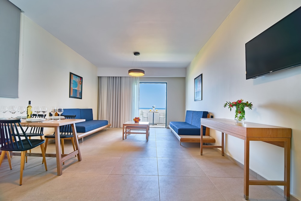 Silver Beach Hotel — Rooms in Platanias