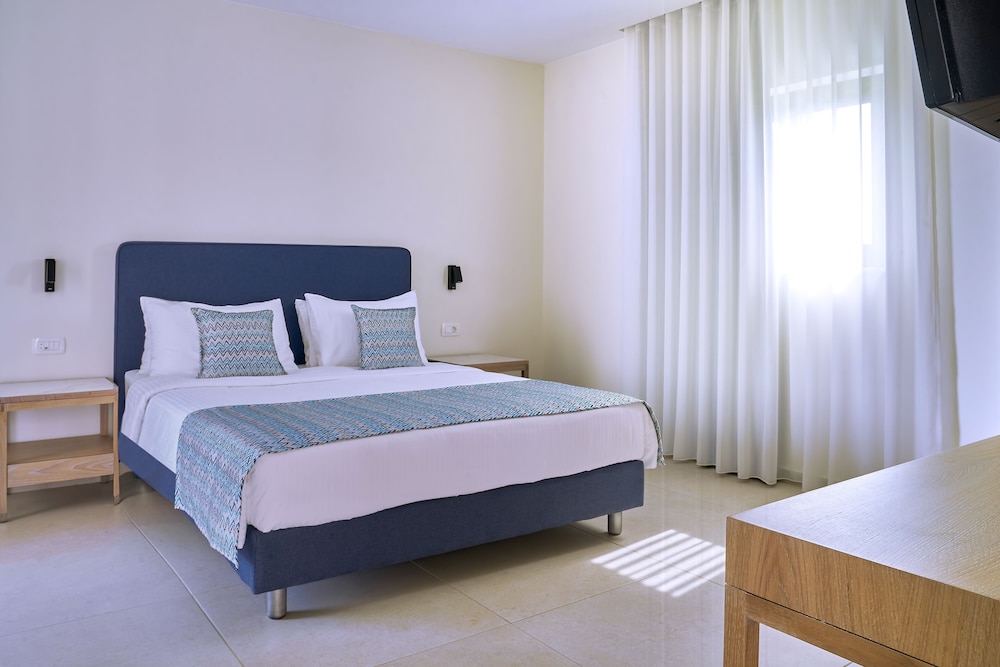 Silver Beach Hotel — Rooms in Platanias