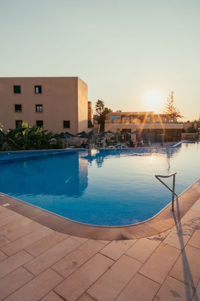 Silver Beach Hotel — Outdoor in Platanias