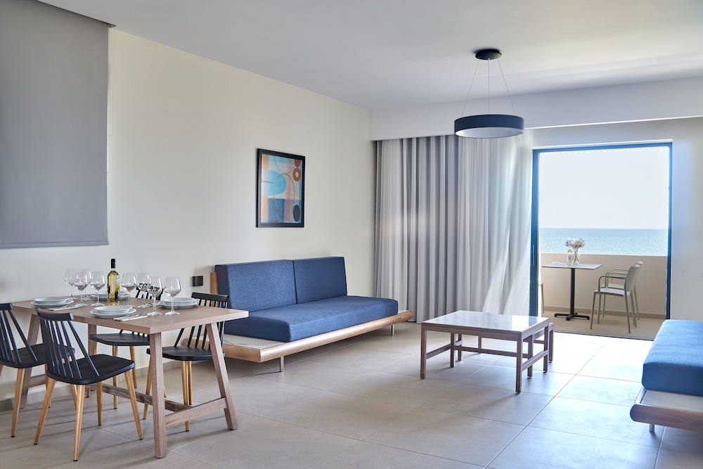 Silver Beach Hotel — Rooms in Platanias