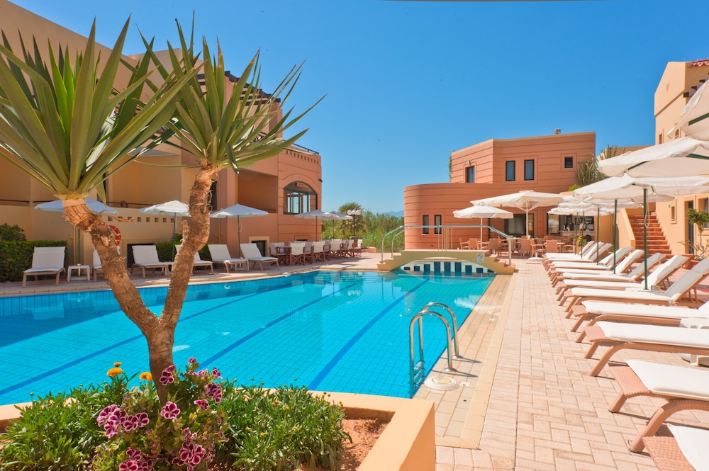 Silver Beach Hotel — Main photo in Platanias