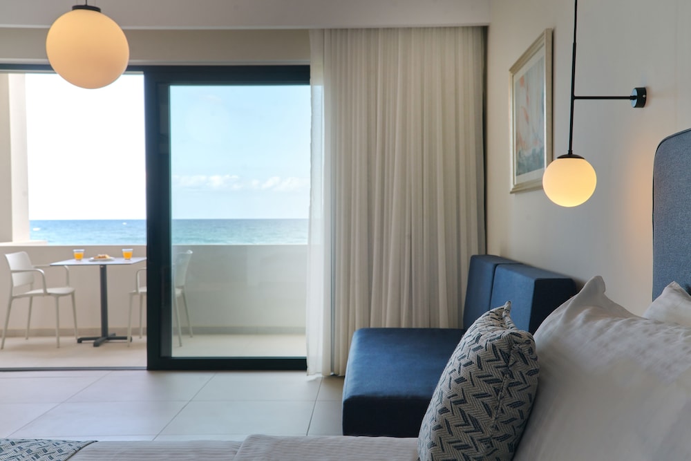 Silver Beach Hotel — Rooms in Platanias