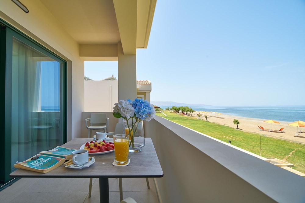 Silver Beach Hotel — Rooms in Platanias