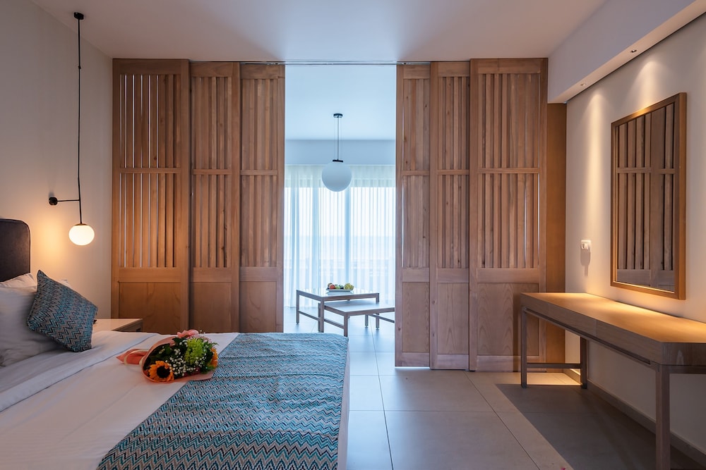 Silver Beach Hotel — Rooms in Platanias