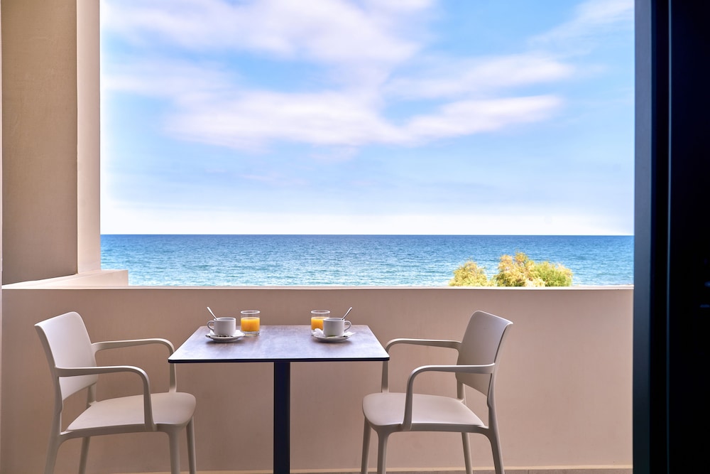 Silver Beach Hotel — Rooms in Platanias