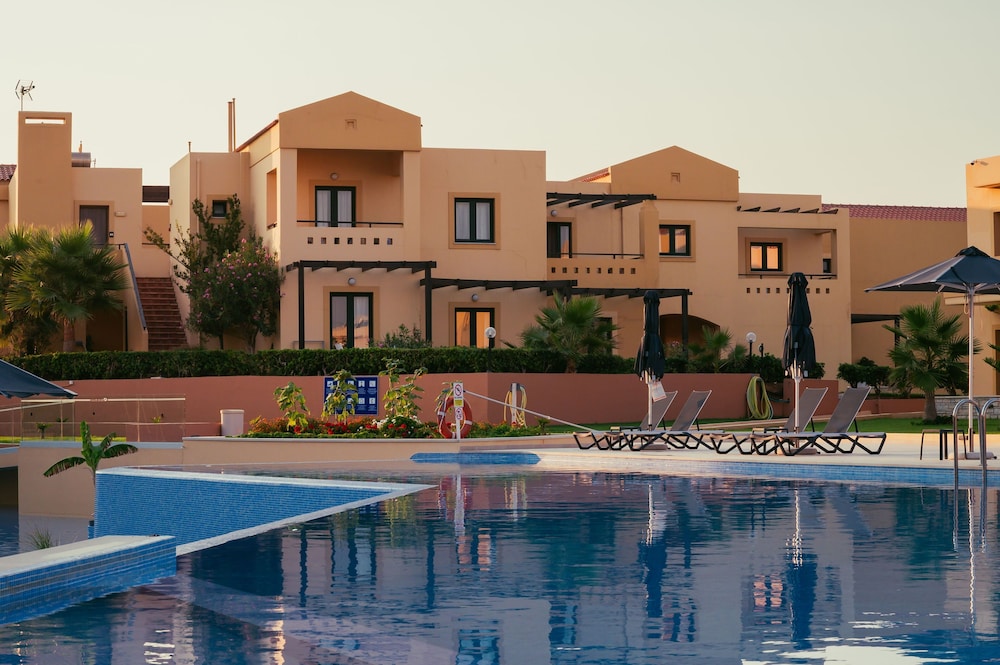 Silver Beach Hotel — Pool in Platanias