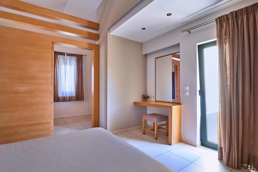 Silver Beach Hotel — Rooms in Platanias