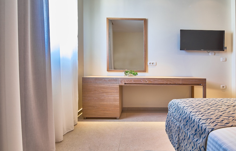 Silver Beach Hotel — Rooms in Platanias