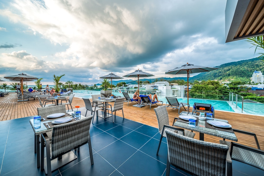 Hotel Clover Patong Phuket — Restaurant & bars in Patong Beach, Phuket Province