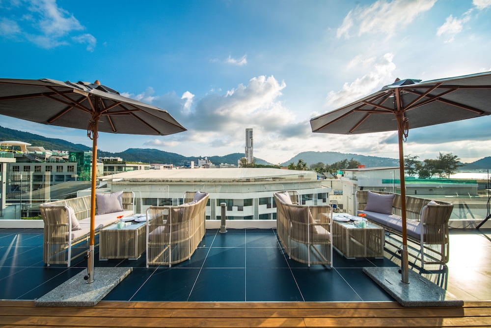 Hotel Clover Patong Phuket — Restaurant & bars in Patong Beach, Phuket Province