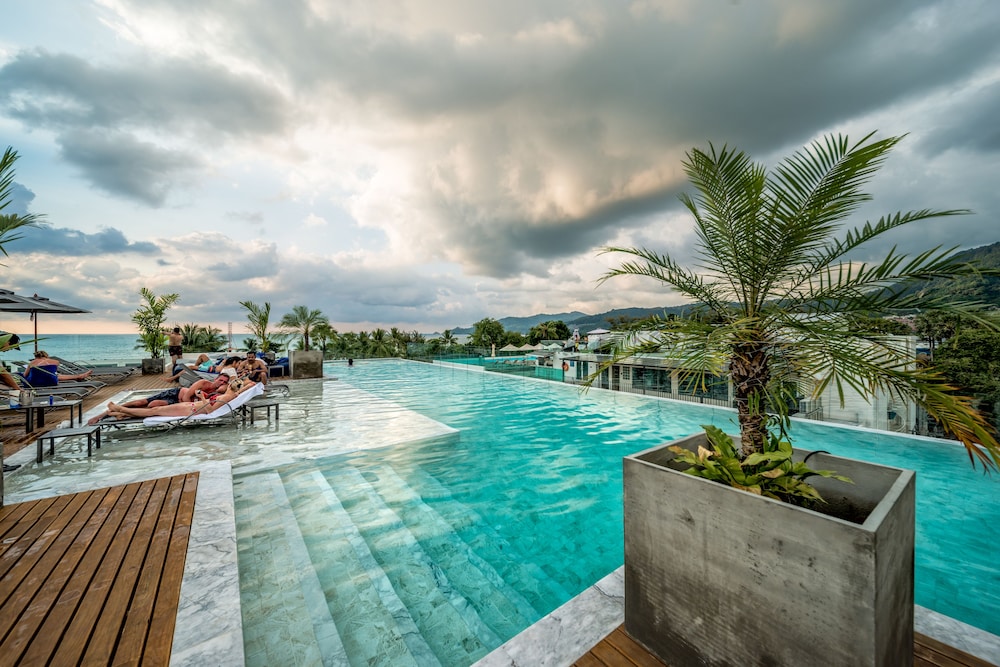 Hotel Clover Patong Phuket — Swimming pool in Patong Beach, Phuket Province