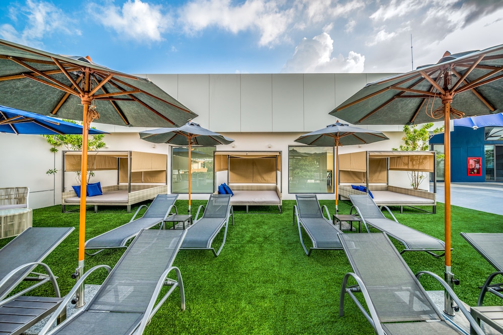 Hotel Clover Patong Phuket — Sports & recreation in Patong Beach, Phuket Province