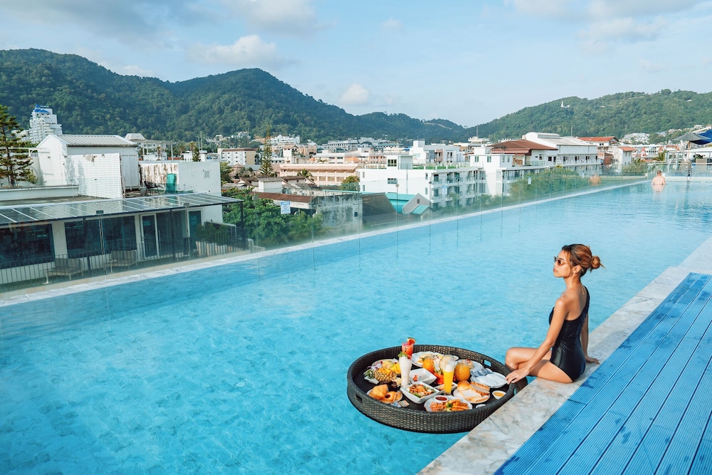 Hotel Clover Patong Phuket — Swimming pool in Patong Beach, Phuket Province