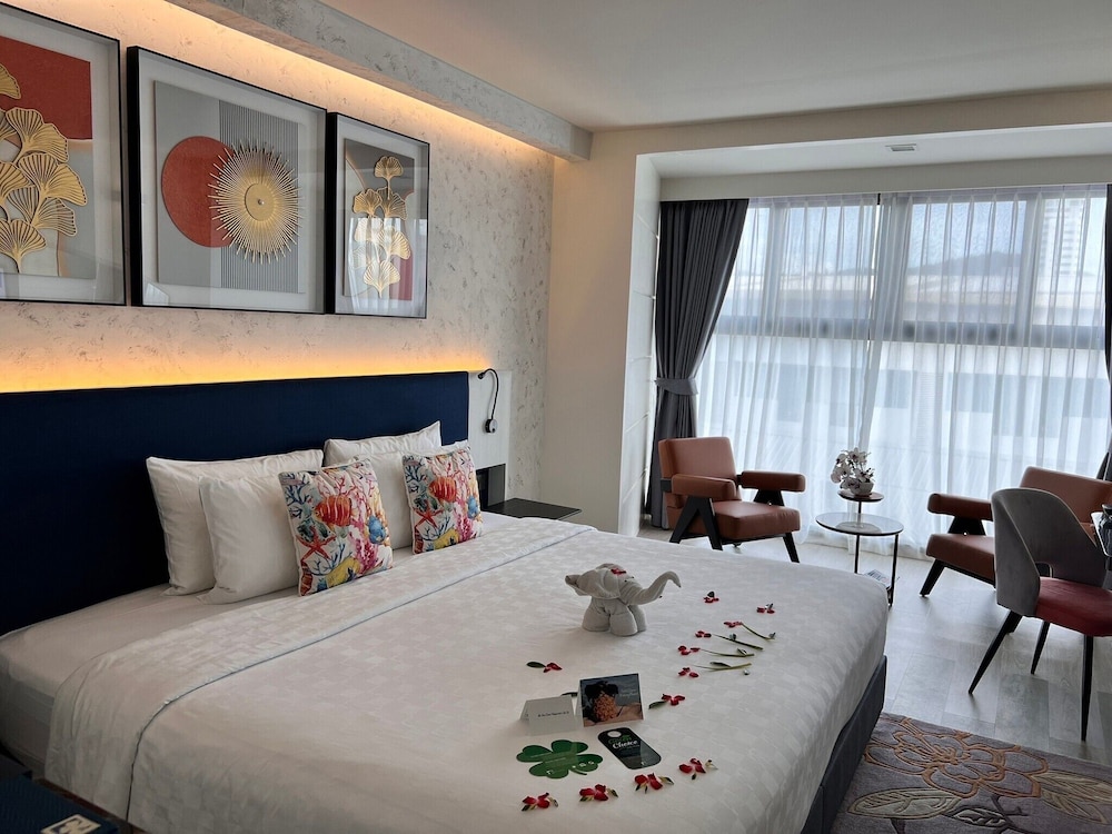 Hotel Clover Patong Phuket — Hotel rooms in Patong Beach, Phuket Province