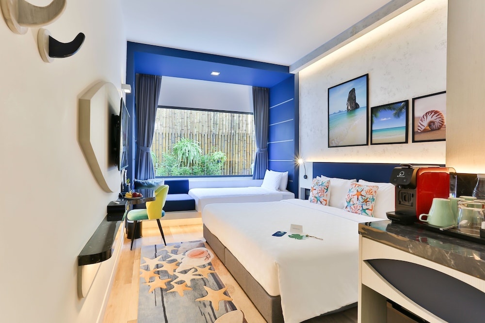 Hotel Clover Patong Phuket — Hotel rooms in Patong Beach, Phuket Province