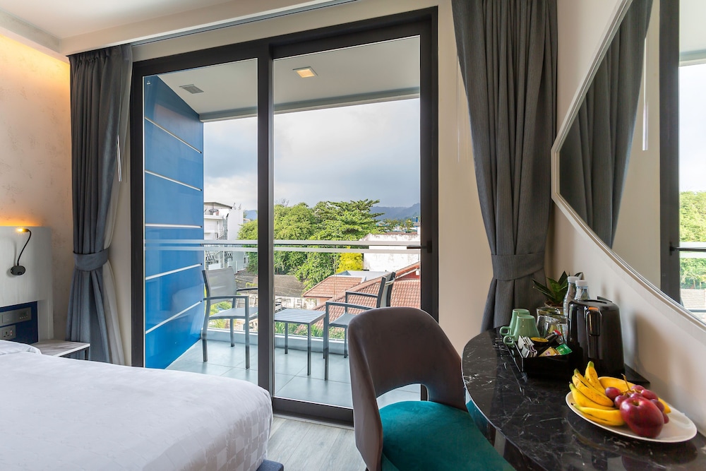Hotel Clover Patong Phuket — Hotel rooms in Patong Beach, Phuket Province