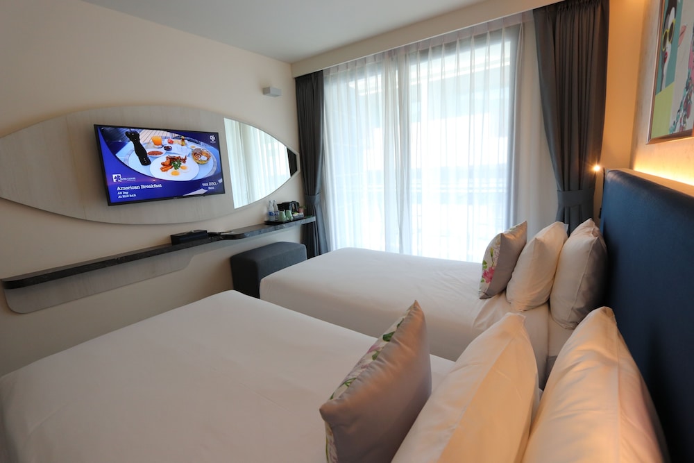 Hotel Clover Patong Phuket — Hotel rooms in Patong Beach, Phuket Province