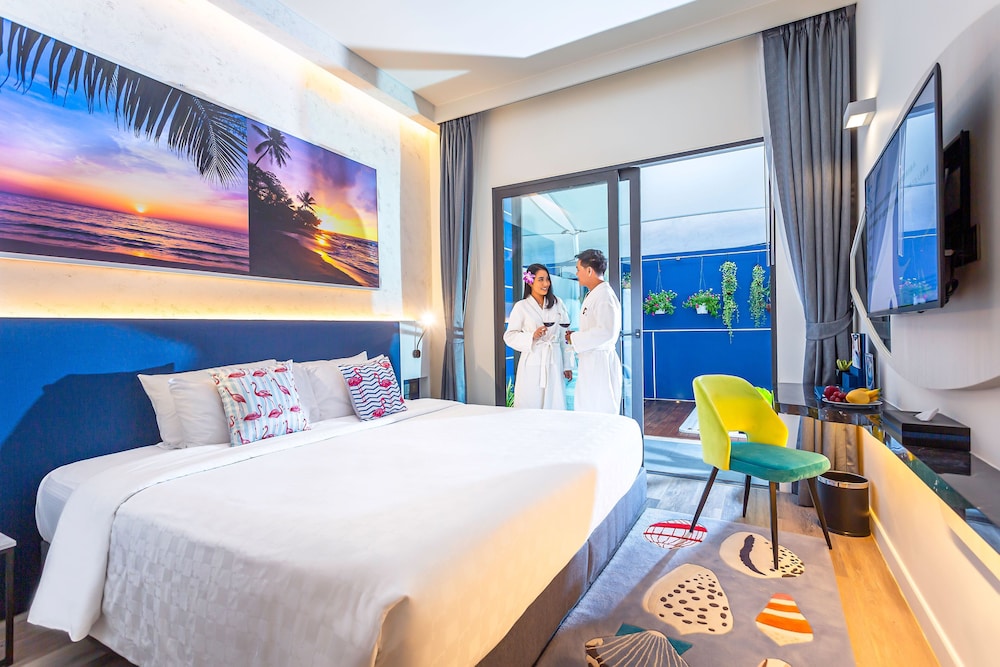 Hotel Clover Patong Phuket — Hotel rooms in Patong Beach, Phuket Province