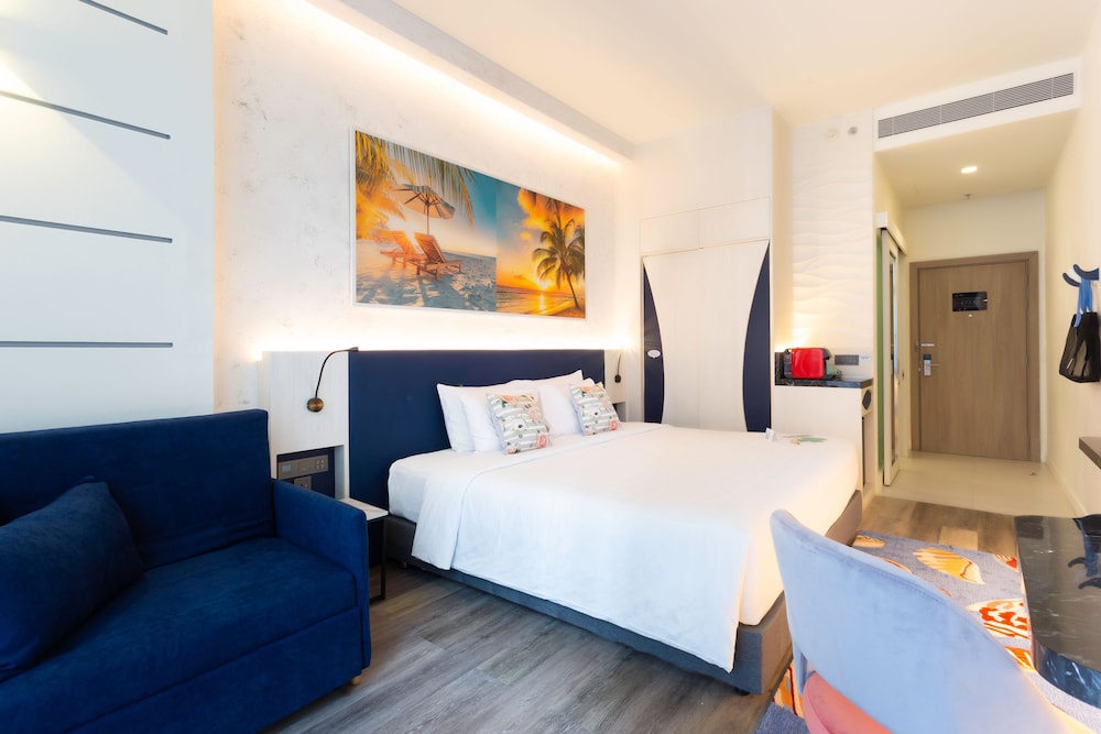 Hotel Clover Patong Phuket — Hotel rooms in Patong Beach, Phuket Province