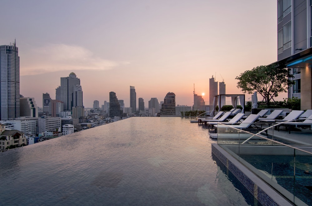 Bangkok Marriott Hotel The Surawongse — Swimming pool in Bangkok, Bangkok