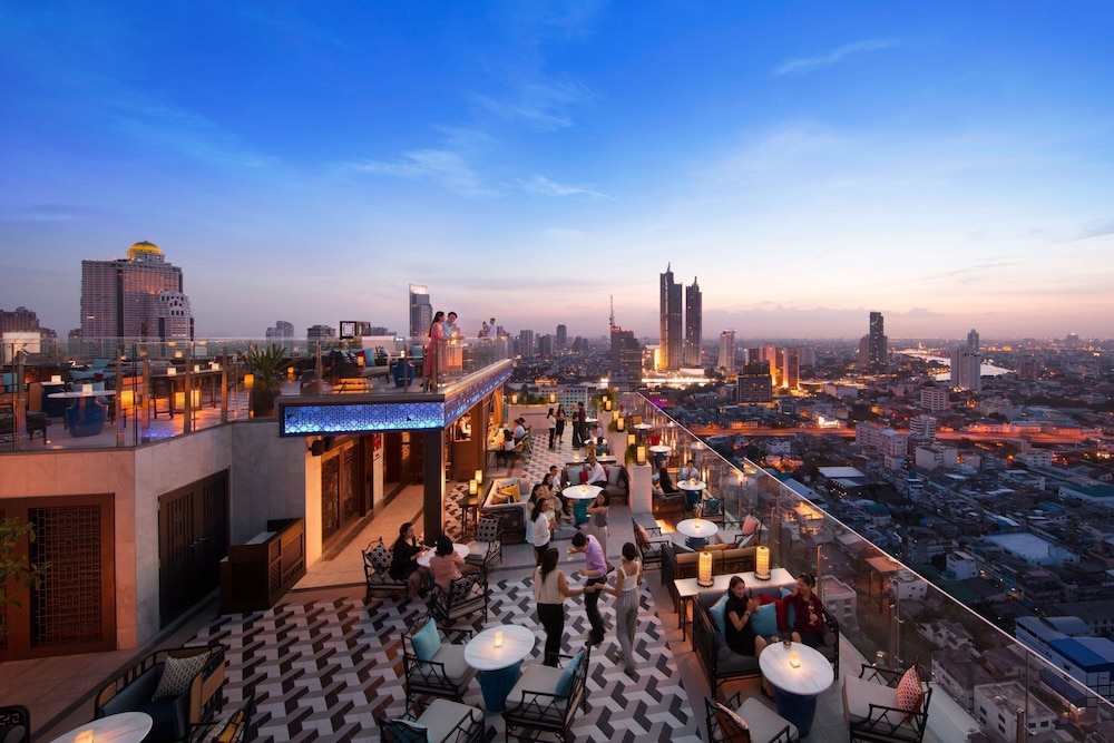 Bangkok Marriott Hotel The Surawongse — Restaurant & bars in Bangkok, Bangkok