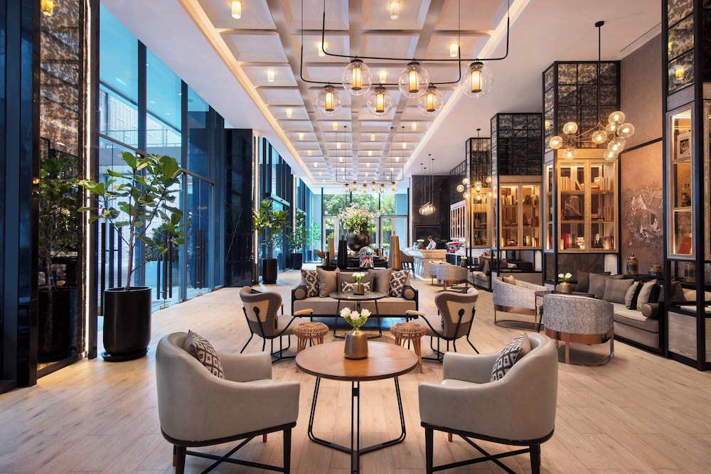 Bangkok Marriott Hotel The Surawongse — Restaurant & bars in Bangkok, Bangkok