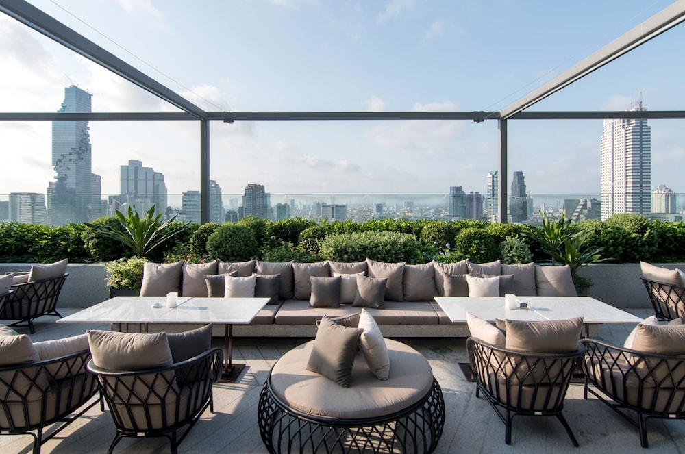 Bangkok Marriott Hotel The Surawongse — Restaurant & bars in Bangkok, Bangkok