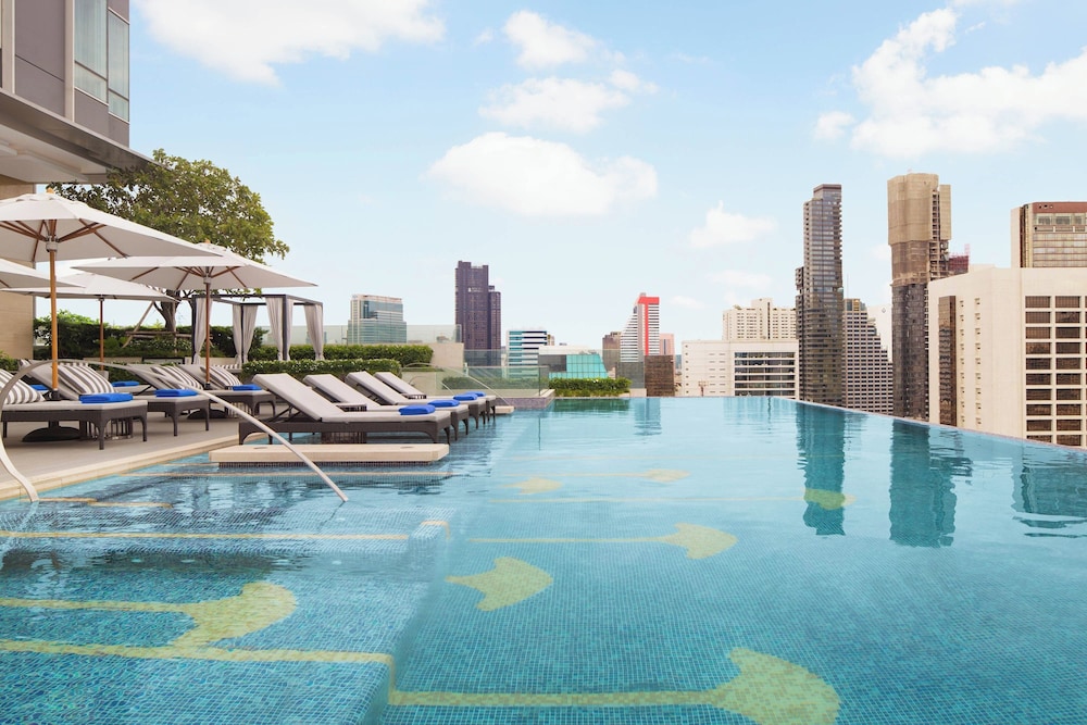 Bangkok Marriott Hotel The Surawongse — Swimming pool in Bangkok, Bangkok