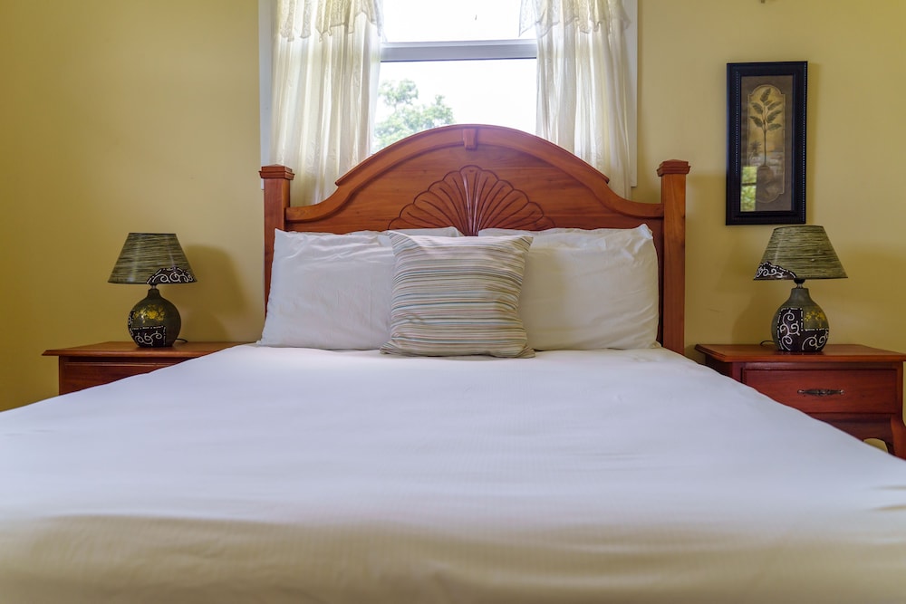The Westender Inn — Hotel rooms in Negril