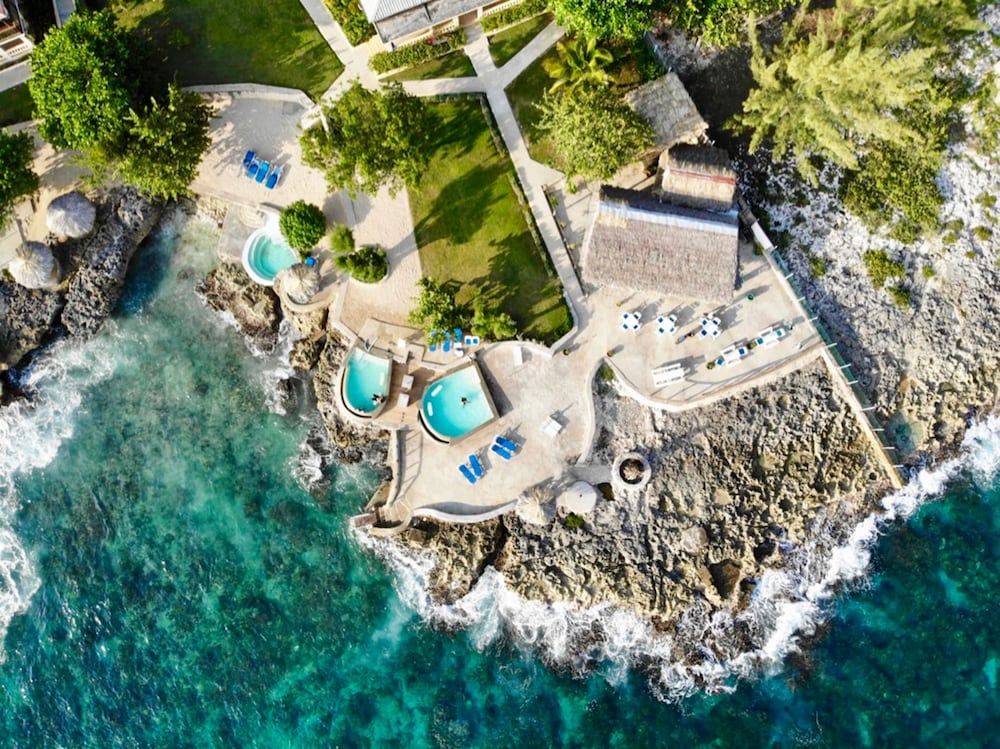 The Westender Inn — Swimming pool in Negril
