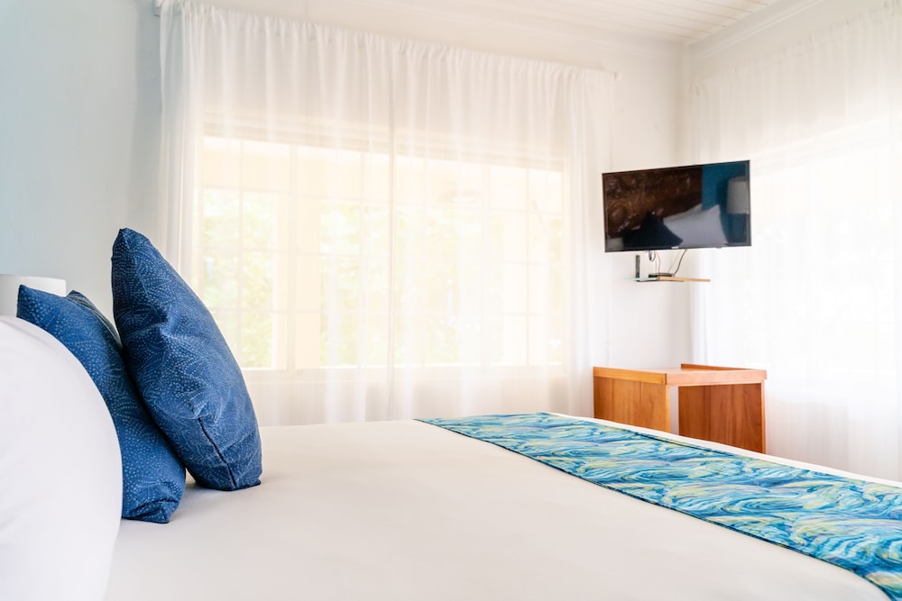 The Westender Inn — Hotel rooms in Negril