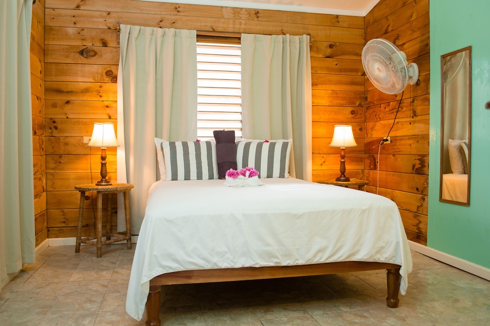 The Westender Inn — Hotel rooms in Negril