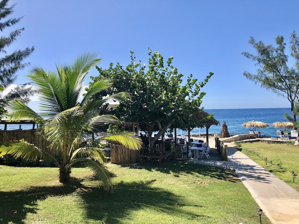 The Westender Inn — Restaurant & bars in Negril