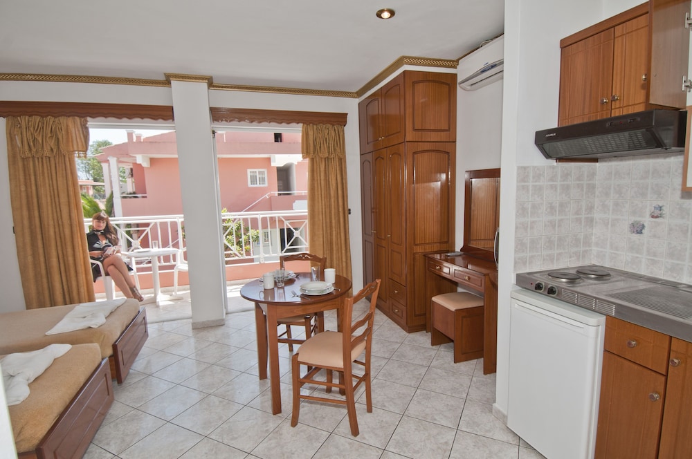 Angelina Hotel & Apartments — Hotel rooms in Sidari, Ionian Islands