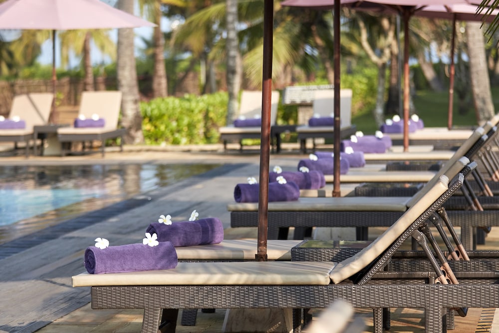 Avani Kalutara Resort — Swimming pool in Kalutara