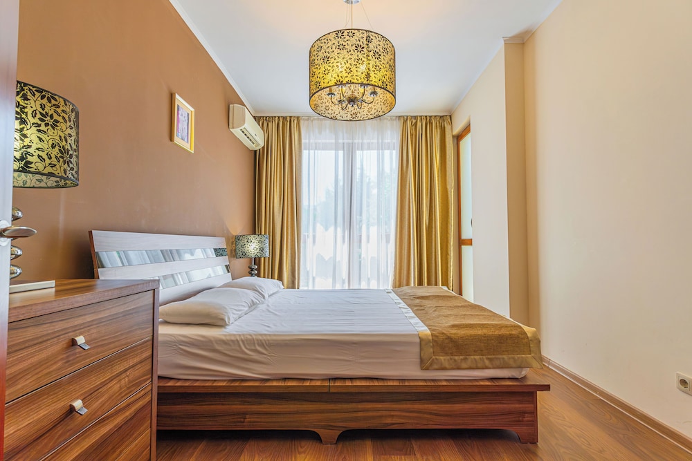 Apart Hotel Golden Line — Hotel rooms in Golden Sands, Varna Region