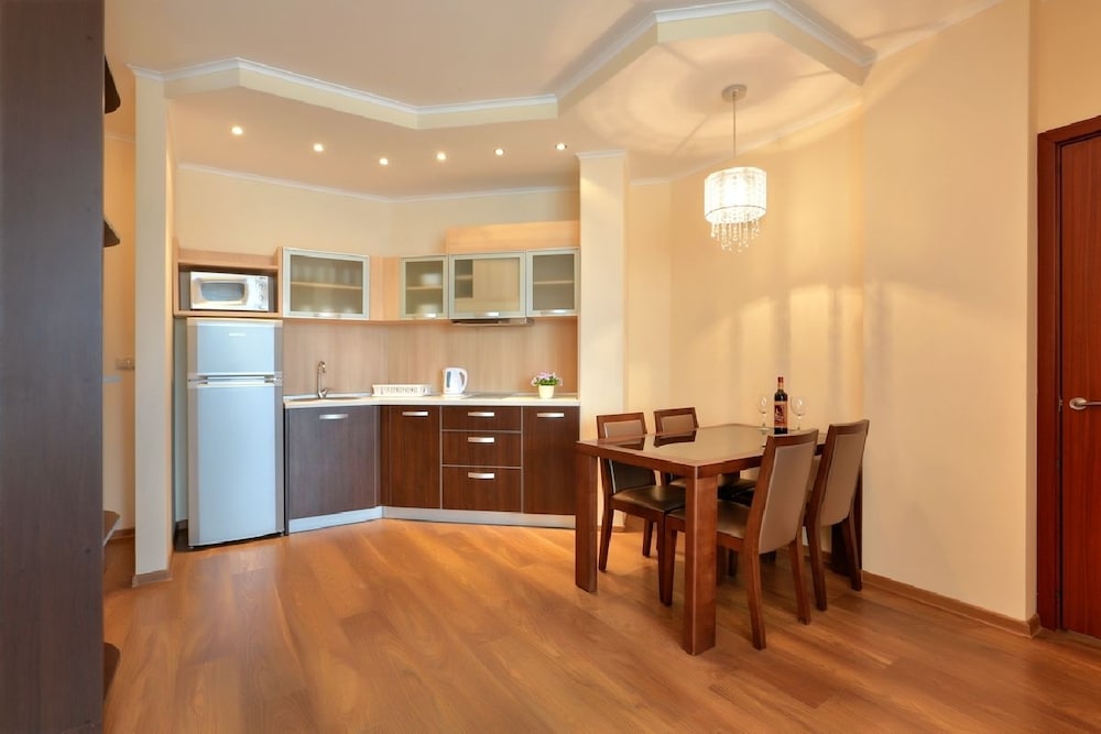 Apart Hotel Golden Line — Hotel rooms in Golden Sands, Varna Region