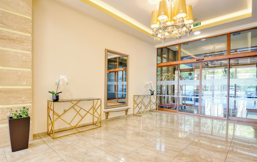 Apart Hotel Golden Line — Hotel building in Golden Sands, Varna Region