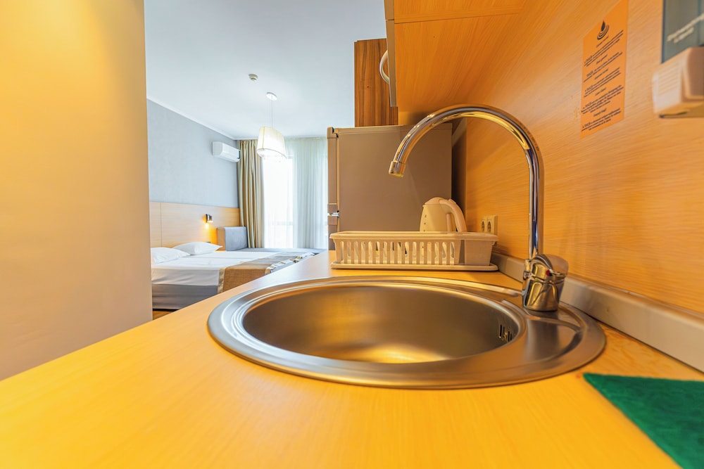 Apart Hotel Golden Line — Hotel rooms in Golden Sands, Varna Region